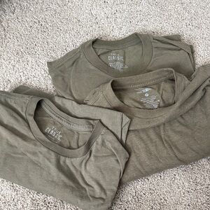 True classic 3 military green short sleeve T shirts ! Medium!